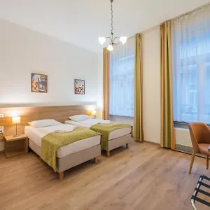 *** Hotel Baross - Hungria